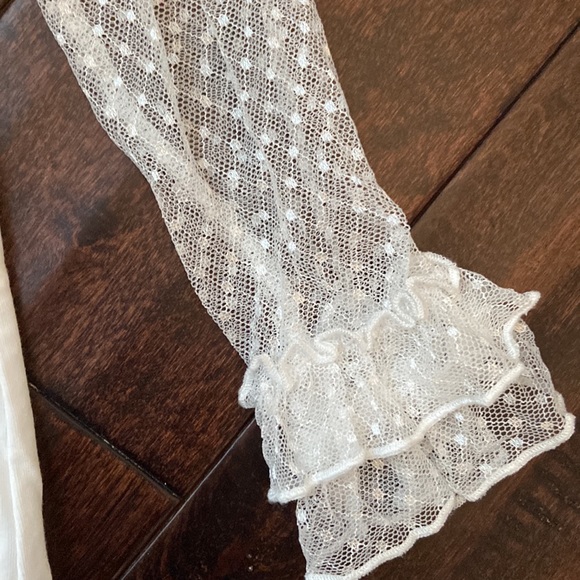 Serendipity Lace ruffle sleeve top. 4T Serendipity clothing co. - Picture 3 of 7